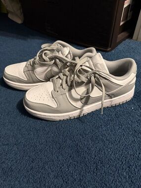 Nike Low-Top Sneakers in White and Light Gray